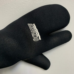 oceaner 3 finger mitts all black with Oceaner logo
