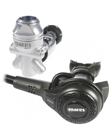 Mares Abyss 22 Navy II Regulator sealed first stage yoke with black second stage on short hose