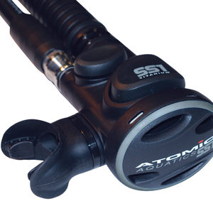 Atomic Aquatics SS1 Titanium Alternate Air Source is atomic aquatics ss1 alternate air source regulator is integrated into the bcd inflator hose and combines inflation and air delivery in an emergency to an out of air diver features a flexible purge button that is black with grey accent ring in titanium reg made with internal components made of titanium materials