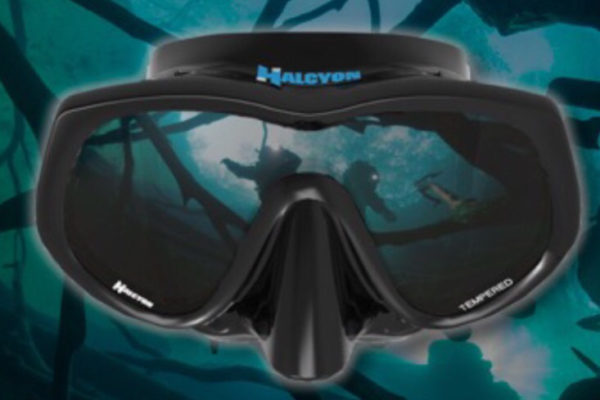 halcyon h view mask black skirt, ultra clear lenses with a slightly angled lens downward for increased vision