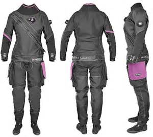 santi e.motion ladies first drysuit black and pink with pink pockets and flex sole boots, standard latex neck and wrist