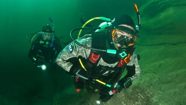 Dry Suit Diver eLearning Course